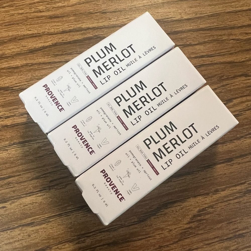 2 Plum Merlot Lip Oil